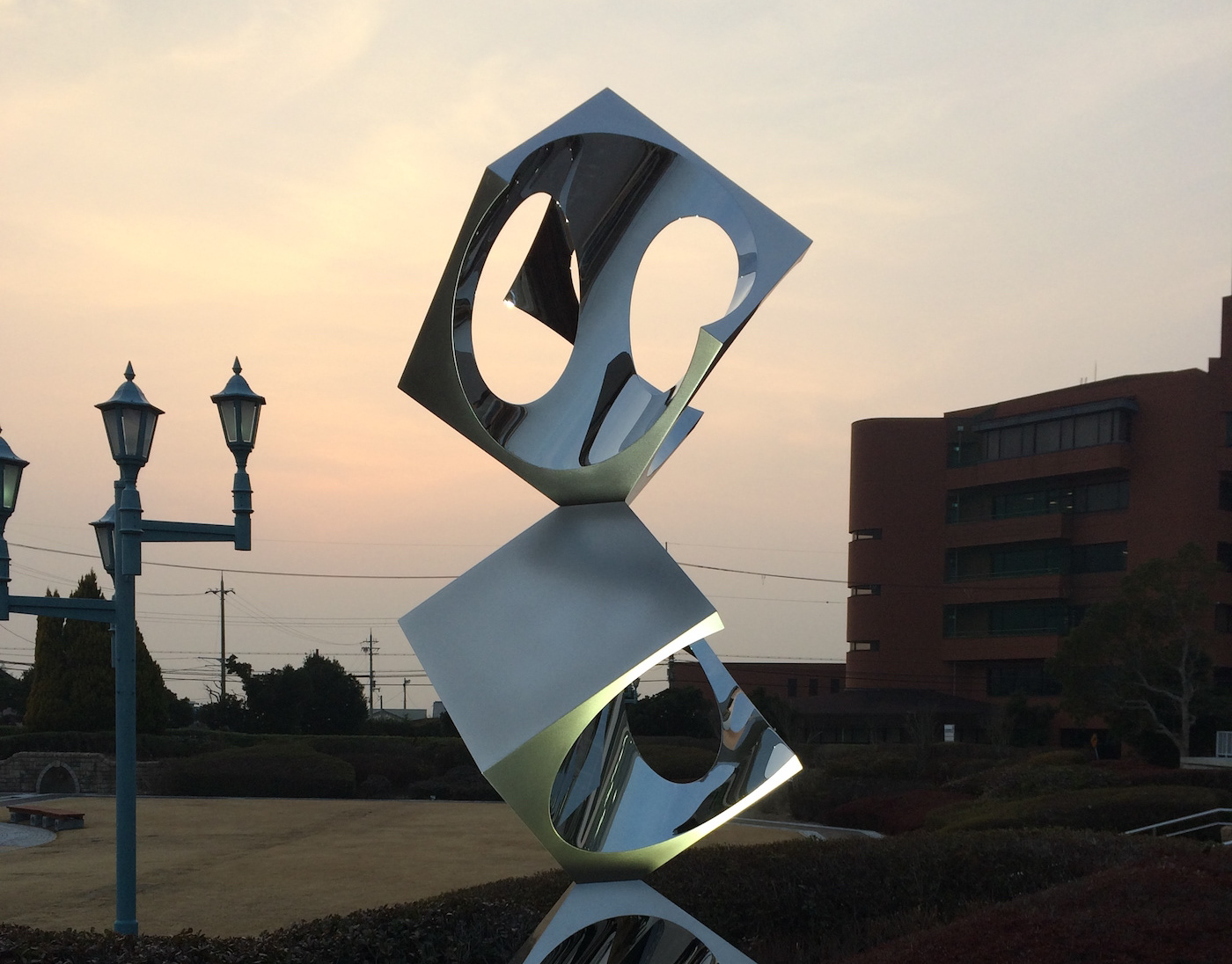 加東市庁舎モニュメント